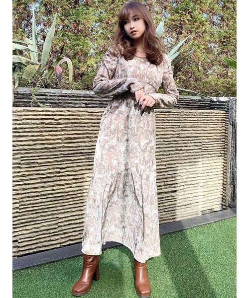 RESEXXY(リゼクシー)の「フェイクレザーポイントマーメイドワンピース(ワンピース・レディース・ベージュ/ピンク/ブルー・FREE)」の21枚目の写真