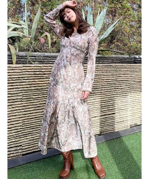 RESEXXY(リゼクシー)の「フェイクレザーポイントマーメイドワンピース(ワンピース・レディース・ベージュ/ピンク/ブルー・FREE)」の18枚目の写真