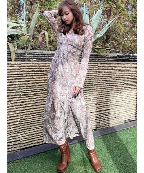 RESEXXY(リゼクシー)の「フェイクレザーポイントマーメイドワンピース(ワンピース・レディース・ベージュ/ピンク/ブルー・FREE)」の17枚目の写真