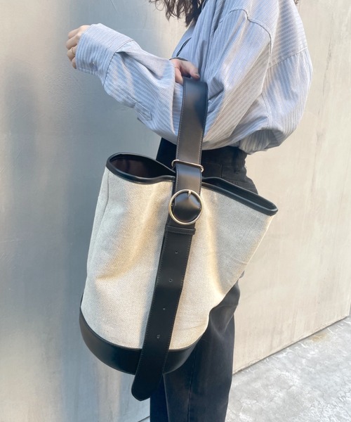 loti（ロティ）の「WEB限定 loti キャンバスコンビワンハンドルBAG（ショルダーバッグ・レディース・ブラック/ブラウン・ONE SIZE）」の14枚目の写真