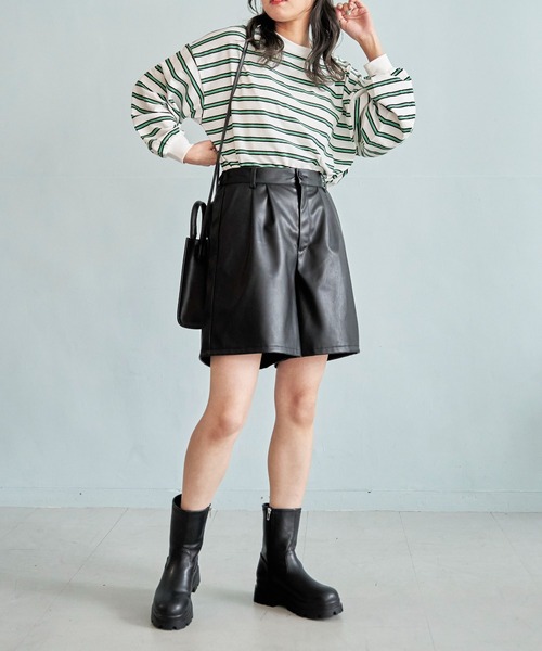 WEGO（ウィゴー）の「WEGO/フェイクレザータックハーフパンツ（その他パンツ・レディース・ブラック・FREE）」の3枚目の写真