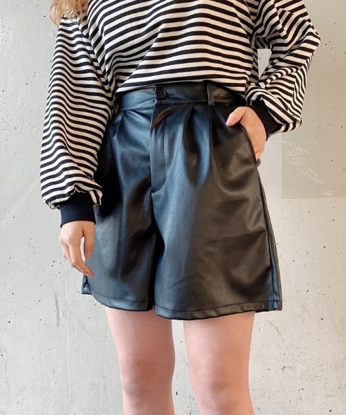 WEGO（ウィゴー）の「WEGO/フェイクレザータックハーフパンツ（その他パンツ・レディース・ブラック・FREE）」の16枚目の写真