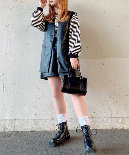 WEGO（ウィゴー）の「WEGO/フェイクレザータックハーフパンツ（その他パンツ・レディース・ブラック・FREE）」の14枚目の写真