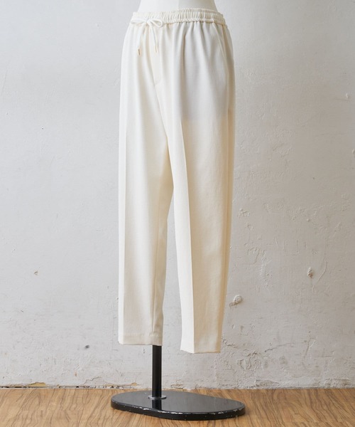 BEARDSLEY（ビアズリー）の「シャリ感あり ウエスト総ゴムで楽にはけるトラックパンツ（その他パンツ・レディース・ホワイト/ネイビー・0/1/2）」の9枚目の写真