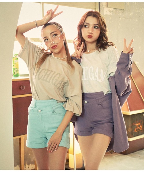 ANAP(アナップ)の「ツイルデザインショートパンツ(その他パンツ・レディース・サックスブルー/グレイッシュベージュ/パープル/スミクロ/アイボリー・S/M/L)」の4枚目の写真