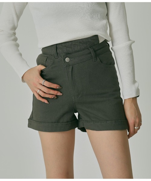 ANAP(アナップ)の「ツイルデザインショートパンツ(その他パンツ・レディース・サックスブルー/グレイッシュベージュ/パープル/スミクロ/アイボリー・S/M/L)」の2枚目の写真