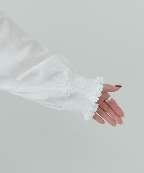 PUAL CE CIN（ピュアルセシン）の「襟袖レースシャーリングプルオーバーブラウス（シャツ/ブラウス・レディース・オフホワイト/ブラック・FREE）」の22枚目の写真