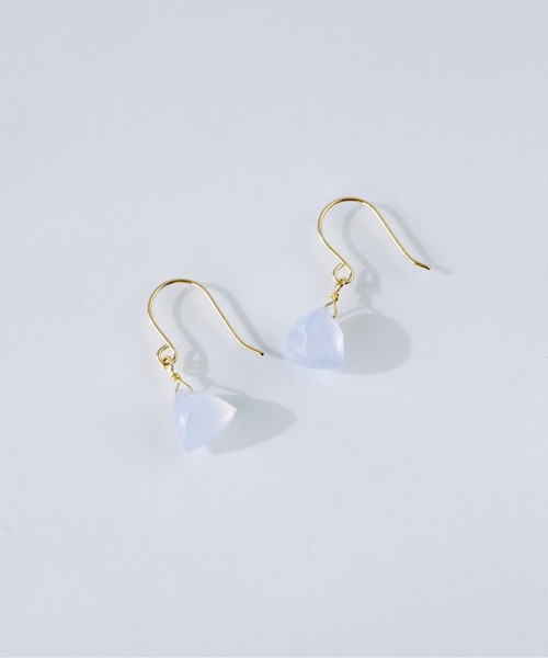 anqanq.（アンクアンク）の「【anqanq.】 K18 pyramid ピアス（ピアス（両耳用）・レディース・ブラウン/ブルー・ONE SIZE）」の4枚目の写真