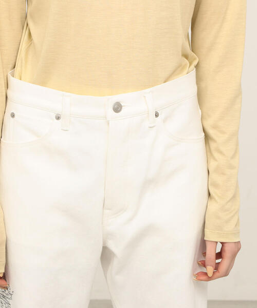 TOMORROWLAND （トゥモローランド）の「コットンエンブロイダリーホワイトデニム ストレートパンツ（デニムパンツ・レディース・ホワイト・36/34/32）」の7枚目の写真