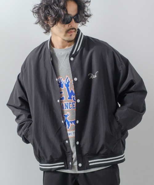 improves(インプローブス)の「バックロゴプリント ナイロン ワッシャー スタジアムジャンパー(スタジャン・メンズ・ブラック/グリーン/グレイッシュベージュ・MEDIUM/LARGE/X-LARGE)」の2枚目の写真