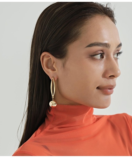 Settimissimo(セッティミッシモ)の「ボールモーチーフスイングピアス(ピアス(両耳用)・レディース・シルバー/ゴールド・FREE)」の4枚目の写真