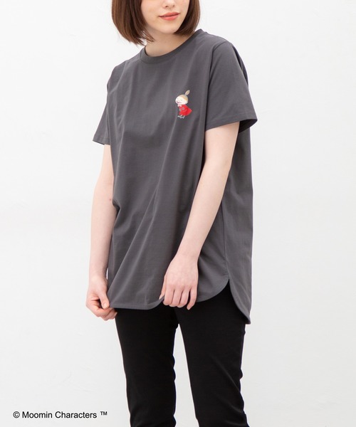 Honeys(ハニーズ)の「ムーミン/ゆるチュニック(Tシャツ/カットソー・レディース・カーキ/ベージュ/スミクロ/オフホワイト/ピンク系その他/ダークブルー・L/LL/M)」の15枚目の写真