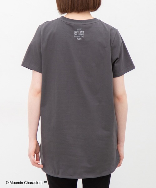 Honeys(ハニーズ)の「ムーミン/ゆるチュニック(Tシャツ/カットソー・レディース・カーキ/ベージュ/スミクロ/オフホワイト/ピンク系その他/ダークブルー・L/LL/M)」の16枚目の写真