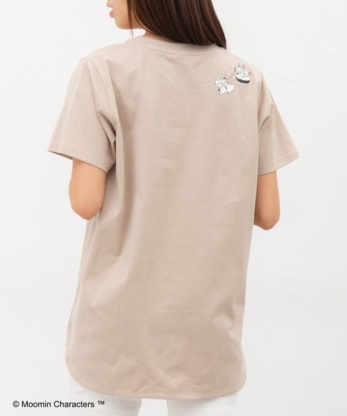 Honeys(ハニーズ)の「ムーミン/ゆるチュニック(Tシャツ/カットソー・レディース・カーキ/ベージュ/スミクロ/オフホワイト/ピンク系その他/ダークブルー・L/LL/M)」の21枚目の写真