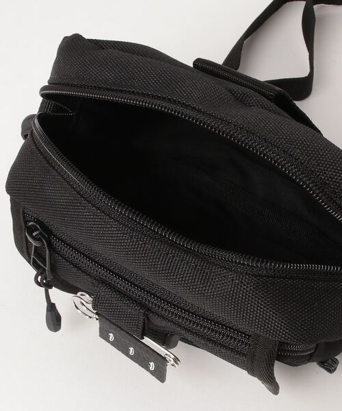 DXOH(ディソエイチ)の「A'GEM/9 × .kom『DXOH/ディソエイチ』SMILE PIN BAG/スマイルピンデザインショルダーバッグ(ショルダーバッグ・レディース・ブラック・FREE)」の4枚目の写真