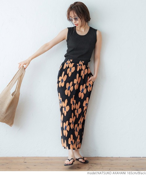 coca（coca）（コカ）の「絶妙Uネックリブニットトップス（ニット/セーター・レディース・ホワイト/ブラック/ブルー・ONE SIZE）」の4枚目の写真