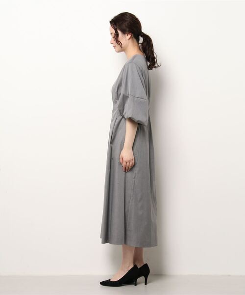 HELIOPOLE（エリオポール）の「COTTON VEIL BALLOON SLEEVE OP（ワンピース・レディース・ブルー/グレー/ブラック・38/36）」の4枚目の写真