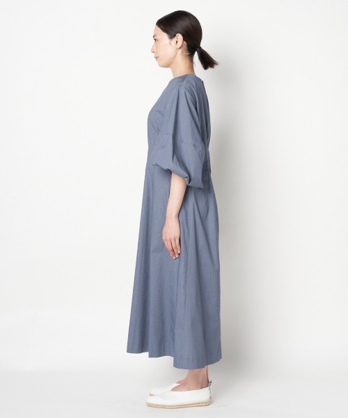 HELIOPOLE（エリオポール）の「COTTON VEIL BALLOON SLEEVE OP（ワンピース・レディース・ブルー/グレー/ブラック・38/36）」の8枚目の写真