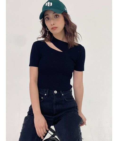 GYDA（ジェイダ）の「デコルテオープンリブニットトップス（ニット/セーター・レディース・ブラック/グリーン/オフホワイト・FREE）」の2枚目の写真