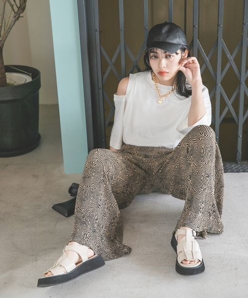 JEANASIS（ジーナシス）の「アツゾコグルカサンダル/276327（サンダル・レディース・ホワイト/ブラック・MEDIUM/LARGE）」の6枚目の写真