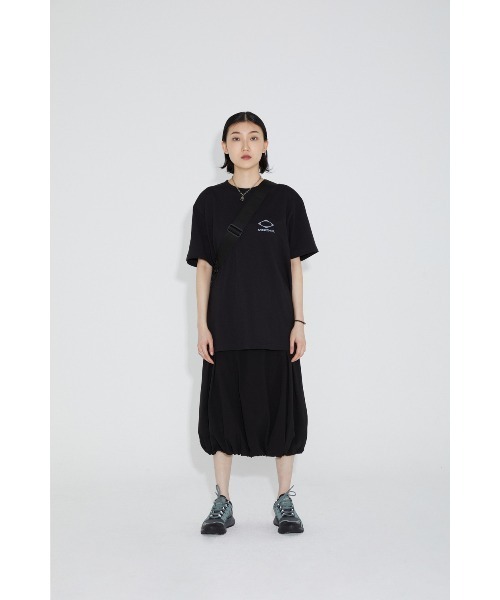 MSCHF（ミスチーフ）の「RHOMBUS CREWNECK T-SHIRT（Tシャツ/カットソー・レディース・ブラック/ホワイト・M/L）」の2枚目の写真