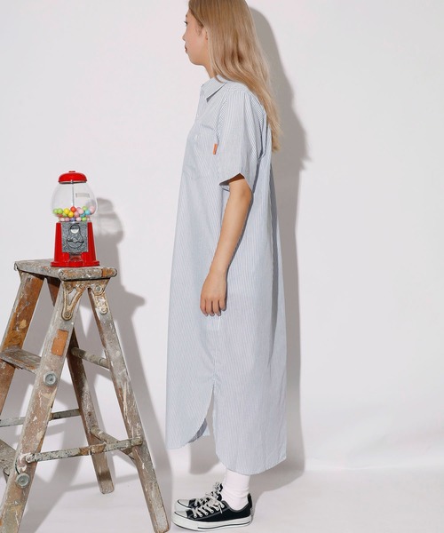 UNIVERSAL OVERALL(ユニバーサルオーバーオール)の「UNIVERSAL OVERALL/ユニバーサルオーバーオール SHIRT OP シャツワンピース(ワンピース・レディース・グレー系その他/ホワイト系その他/ブルー系その他・FREE)」の4枚目の写真