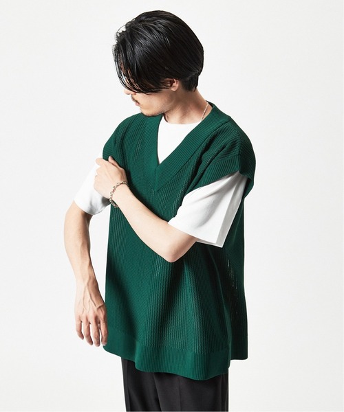 EDIFICE（エディフィス）の「スポンディッシュ リラックス ニットベスト（ベスト・メンズ・グリーン/ベージュ/ブルー/ブラック・MEDIUM/LARGE）」の19枚目の写真