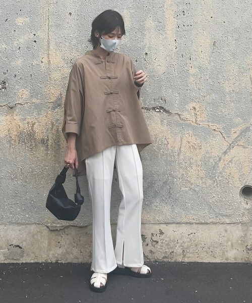 ECRIRE(エクリール)の「【yun_wearコラボ】サイドスリットカットソーツイルカラーパンツ(その他パンツ・レディース・ブラック/ブラウン/レッド/グリーン/アイボリー・S/M/L)」の7枚目の写真