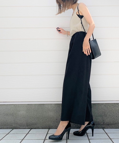 Q(キュー)の「Vネックノースリニット(ニット/セーター・レディース・ブラック/ベージュ/オリーブ・MEDIUM)」の4枚目の写真