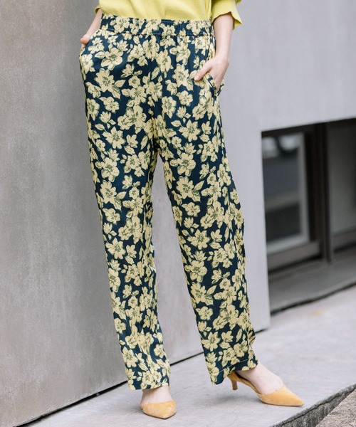 Munich（ミューニック）の「フラワープリントエコレーヨンワイドストレートパンツ（その他パンツ・レディース・レッド/イエロー/グリーン・S/M/XS）」の2枚目の写真