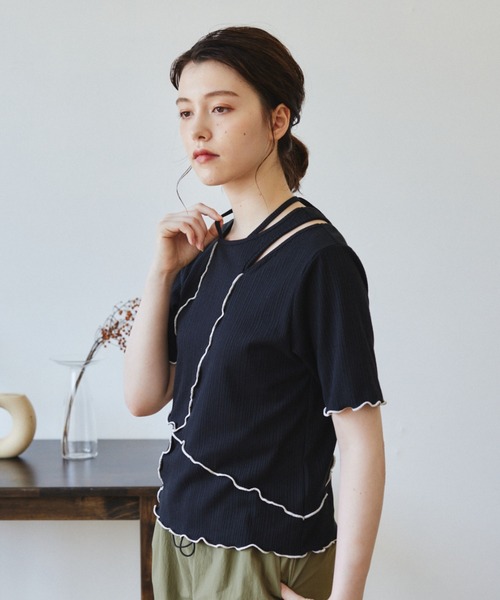 idem（イデム）の「【ZOZOTOWN限定】asymmetry 2way layered lib tops/アシメ2wayレイヤードカットソー（Tシャツ/カットソー・レディース・ブラック/ピンク・FREE）」の3枚目の写真