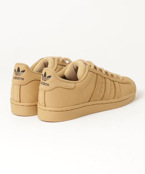 adidas(アディダス)の「スーパースター / Superstar / アディダスオリジナルス(スニーカー・メンズ・ベージュ・22.5cm/23.5cm/24.5cm/25.5cm/26.5cm/27.5cm/23.0cm/24.0cm/25.0cm/26.0cm/27.0cm/28.0cm/22.0cm/29.0cm/28.5cm)」の9枚目の写真