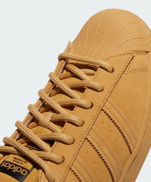 adidas(アディダス)の「スーパースター / Superstar / アディダスオリジナルス(スニーカー・メンズ・ベージュ・22.5cm/23.5cm/24.5cm/25.5cm/26.5cm/27.5cm/23.0cm/24.0cm/25.0cm/26.0cm/27.0cm/28.0cm/22.0cm/29.0cm/28.5cm)」の8枚目の写真