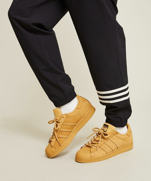 adidas(アディダス)の「スーパースター / Superstar / アディダスオリジナルス(スニーカー・メンズ・ベージュ・22.5cm/23.5cm/24.5cm/25.5cm/26.5cm/27.5cm/23.0cm/24.0cm/25.0cm/26.0cm/27.0cm/28.0cm/22.0cm/29.0cm/28.5cm)」の12枚目の写真