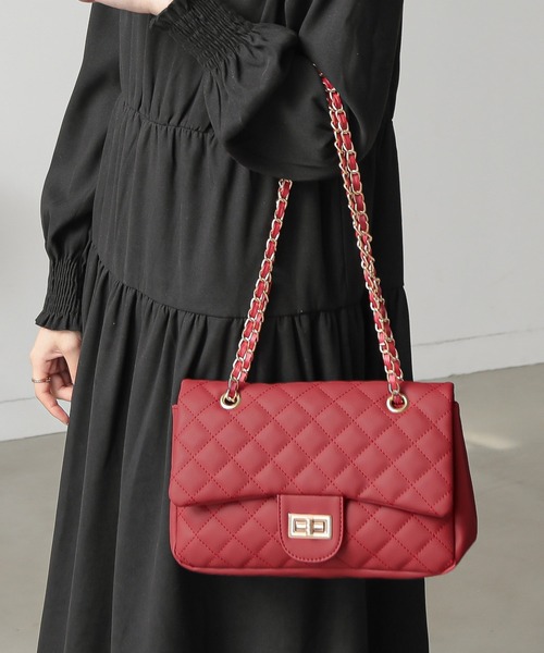 ALTROSE（アルトローズ）の「【500mlペットボトル収納可】キルティング チェーン ショルダーバッグ 2WAY ルルナ（ショルダーバッグ・レディース・ブラック/ベージュ/ピンク/アイボリー/ワイン/ブルー/ライトピンク・FREE）」の7枚目の写真