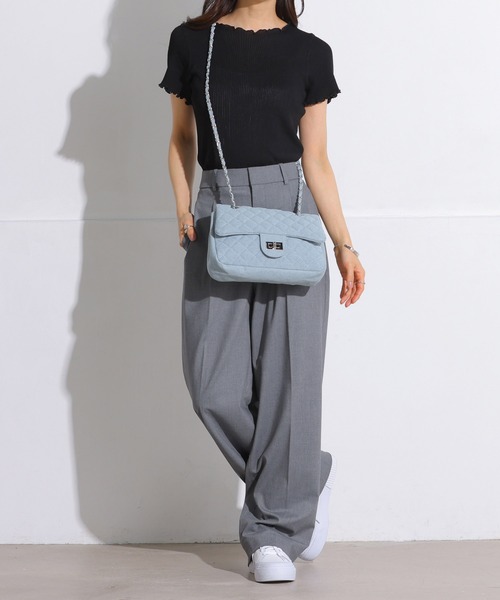 ALTROSE（アルトローズ）の「【500mlペットボトル収納可】キルティング チェーン ショルダーバッグ 2WAY ルルナ（ショルダーバッグ・レディース・ブラック/ベージュ/ピンク/アイボリー/ワイン/ブルー/ライトピンク・FREE）」の8枚目の写真