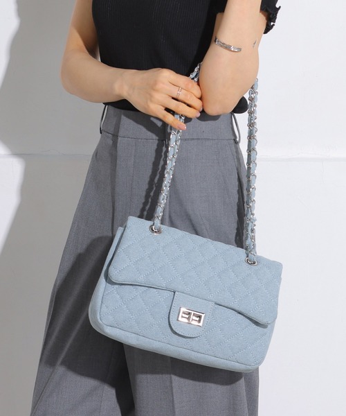 ALTROSE（アルトローズ）の「【500mlペットボトル収納可】キルティング チェーン ショルダーバッグ 2WAY ルルナ（ショルダーバッグ・レディース・ブラック/ベージュ/ピンク/アイボリー/ワイン/ブルー/ライトピンク・FREE）」の9枚目の写真