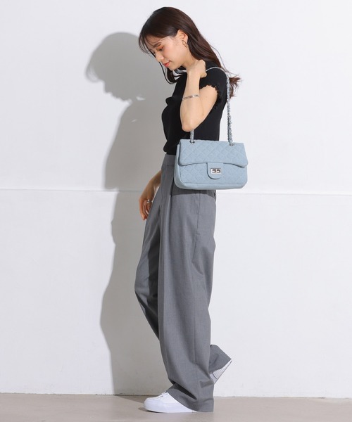 ALTROSE（アルトローズ）の「【500mlペットボトル収納可】キルティング チェーン ショルダーバッグ 2WAY ルルナ（ショルダーバッグ・レディース・ブラック/ベージュ/ピンク/アイボリー/ワイン/ブルー/ライトピンク・FREE）」の10枚目の写真