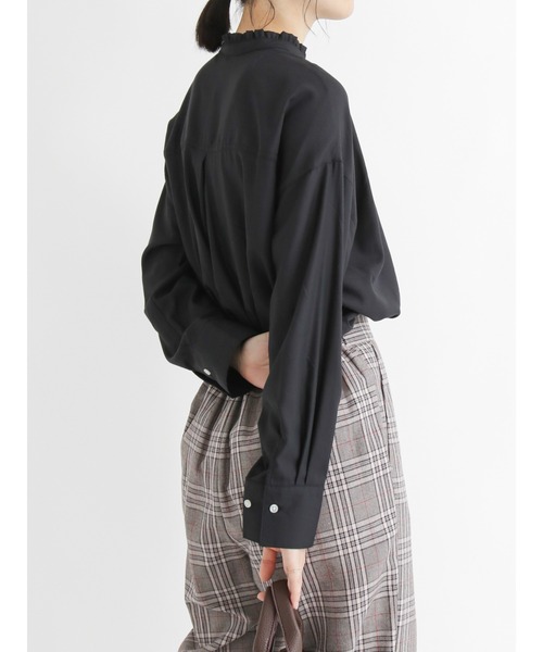 Samansa Mos2 blue（サマンサモスモスブルー）の「衿フリルブラウス（シャツ/ブラウス・レディース・グリーン/ブラック/オフホワイト・ﾌﾘ-）」の9枚目の写真