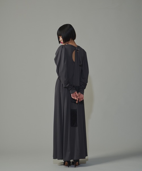 yae(ヤエ)の「スクエアスリーブフリンジドレス(ワンピース・レディース・ブラック/チャコールグレー・36/38)」の9枚目の写真