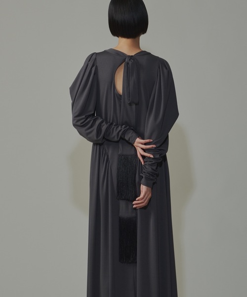 yae(ヤエ)の「スクエアスリーブフリンジドレス(ワンピース・レディース・ブラック/チャコールグレー・36/38)」の15枚目の写真