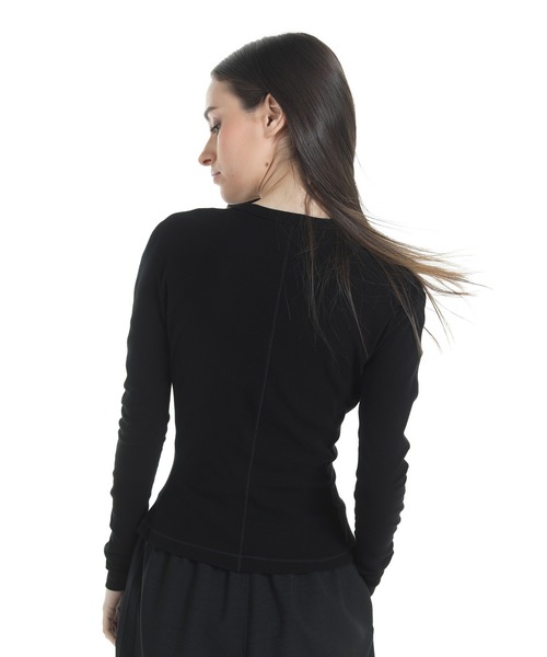 Y-3(ワイスリー)の「FITTED LS TEE(Tシャツ/カットソー・レディース・ブラック・XX-SMALL/X-SMALL/SMALL/MEDIUM/LARGE)」の5枚目の写真