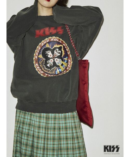 jouetie（ジュエティ）の「KISS ダメージプルオーバー【コラボ】（スウェット・レディース・ブラック/レッド/その他1・MEDIUM）」の4枚目の写真