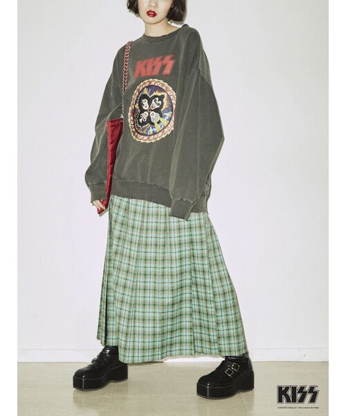 jouetie（ジュエティ）の「KISS ダメージプルオーバー【コラボ】（スウェット・レディース・ブラック/レッド/その他1・MEDIUM）」の6枚目の写真