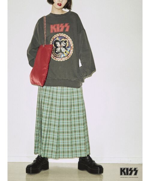 jouetie（ジュエティ）の「KISS ダメージプルオーバー【コラボ】（スウェット・レディース・ブラック/レッド/その他1・MEDIUM）」の8枚目の写真