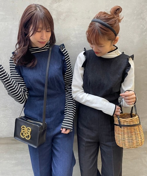 one after another NICE CLAUP(ワンアフターアナザーナイスクラップ)の「【スタッフ考案】ハイネックトップス+デニムサロペット(サロペット/オーバーオール・レディース・ブルー/ブラック・FREE)」の6枚目の写真