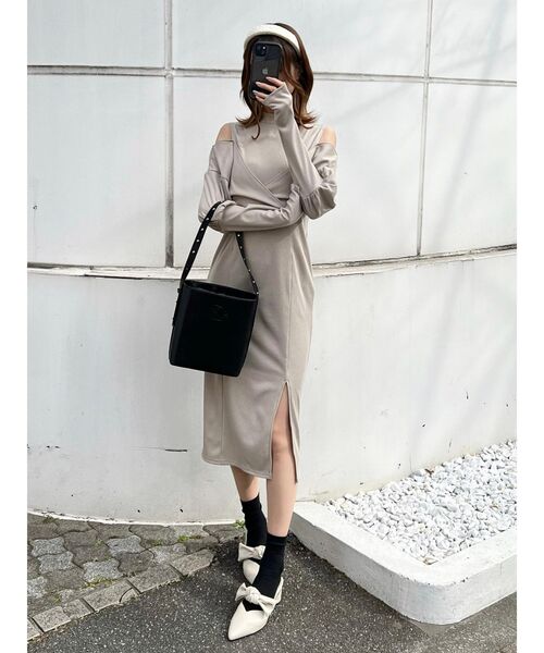 EATME(イートミー)の「カシュクールリブタイトワンピース(ワンピース・レディース・ベージュ/グレー/ブラック・FREE)」の18枚目の写真