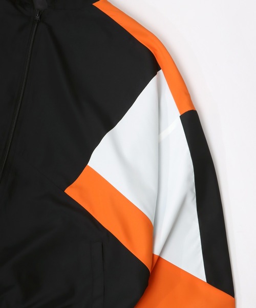 Salong hameu（サロン ハミュー）の「切替配色ナイロンパーカー/ジップブルゾン（ナイロンジャケット・レディース・グリーン/ベージュ/オレンジ/サックスブルー・M/L）」の15枚目の写真