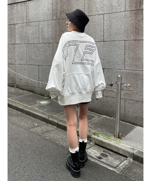 ENVYM（アンビー）の「ＢＩＧ Ｅｌｏｇｏ ＰＯ（Tシャツ/カットソー・レディース・ホワイト/ブラック/ブルー・FREE）」の15枚目の写真