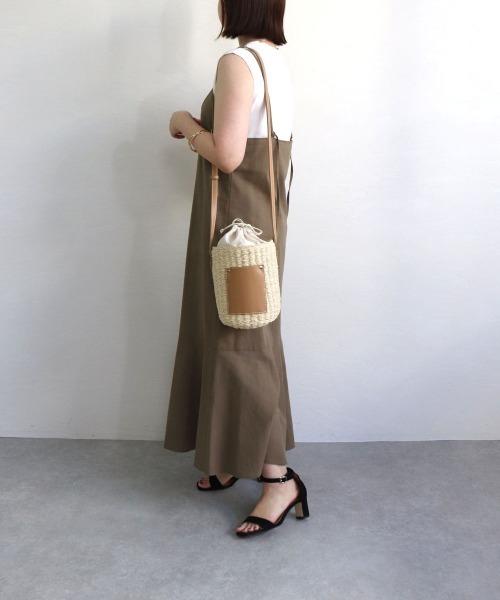 MIAN (ミアン)の「ペーパー筒型ミニショルダー(かごバッグ・レディース・ベージュ/ブラック/ブラウン・FREE)」の4枚目の写真